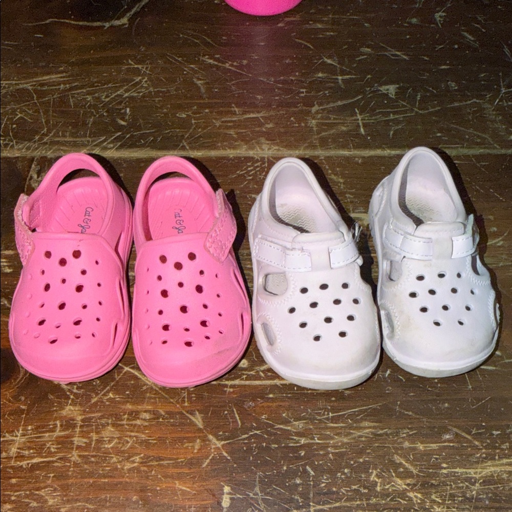 Little Girls croc like shoes size 5